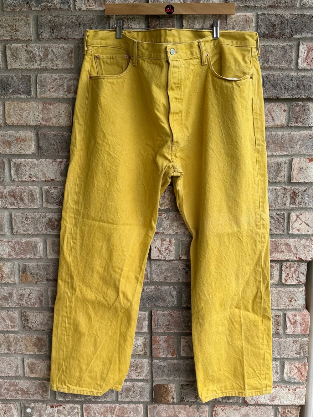🍒💣 Levis 501 button fly yellow jeans